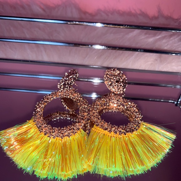 “Fiesta”🛍Bundle 2+ for Discount 💰💰 - Picture 2 of 4